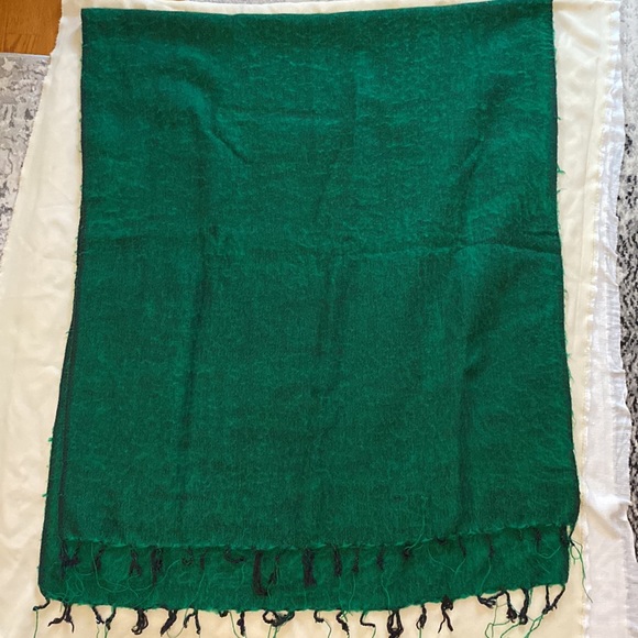 Wool Scarf Wrap Bed Cover Made in Nepal - Picture 13 of 14